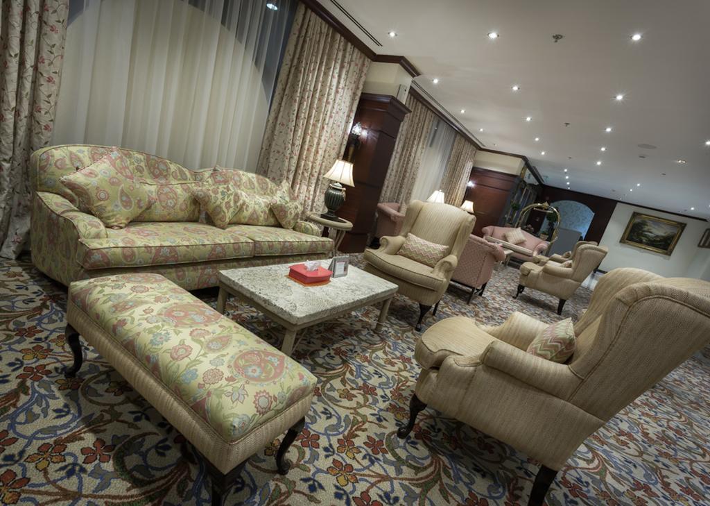ฮอว์ทอร์น สวีท บาย วินด์แฮม อัลโคบาร์ Hotel อัลโคห์บาร์ ภายนอก รูปภาพ