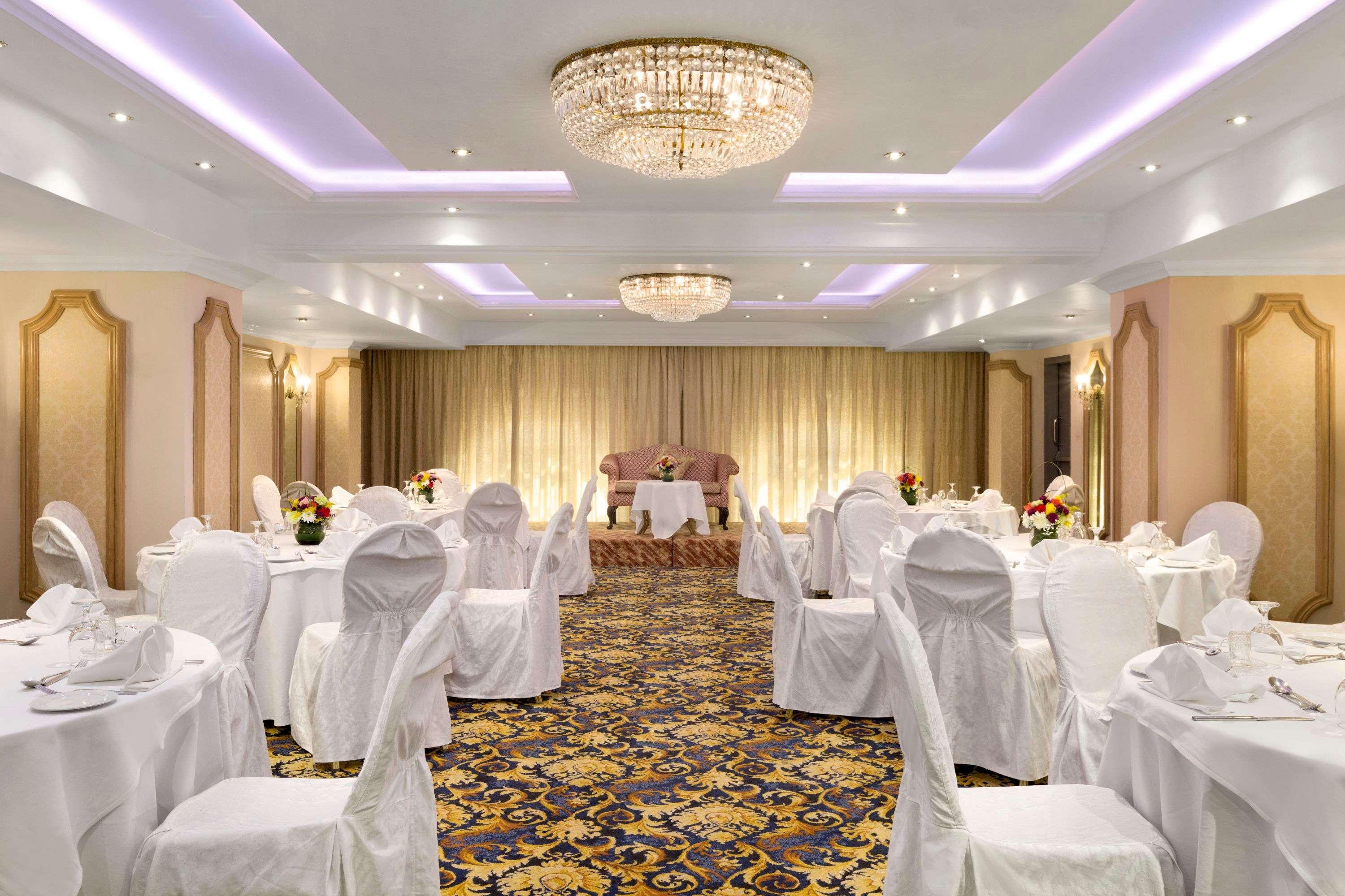 ฮอว์ทอร์น สวีท บาย วินด์แฮม อัลโคบาร์ Hotel อัลโคห์บาร์ ภายนอก รูปภาพ