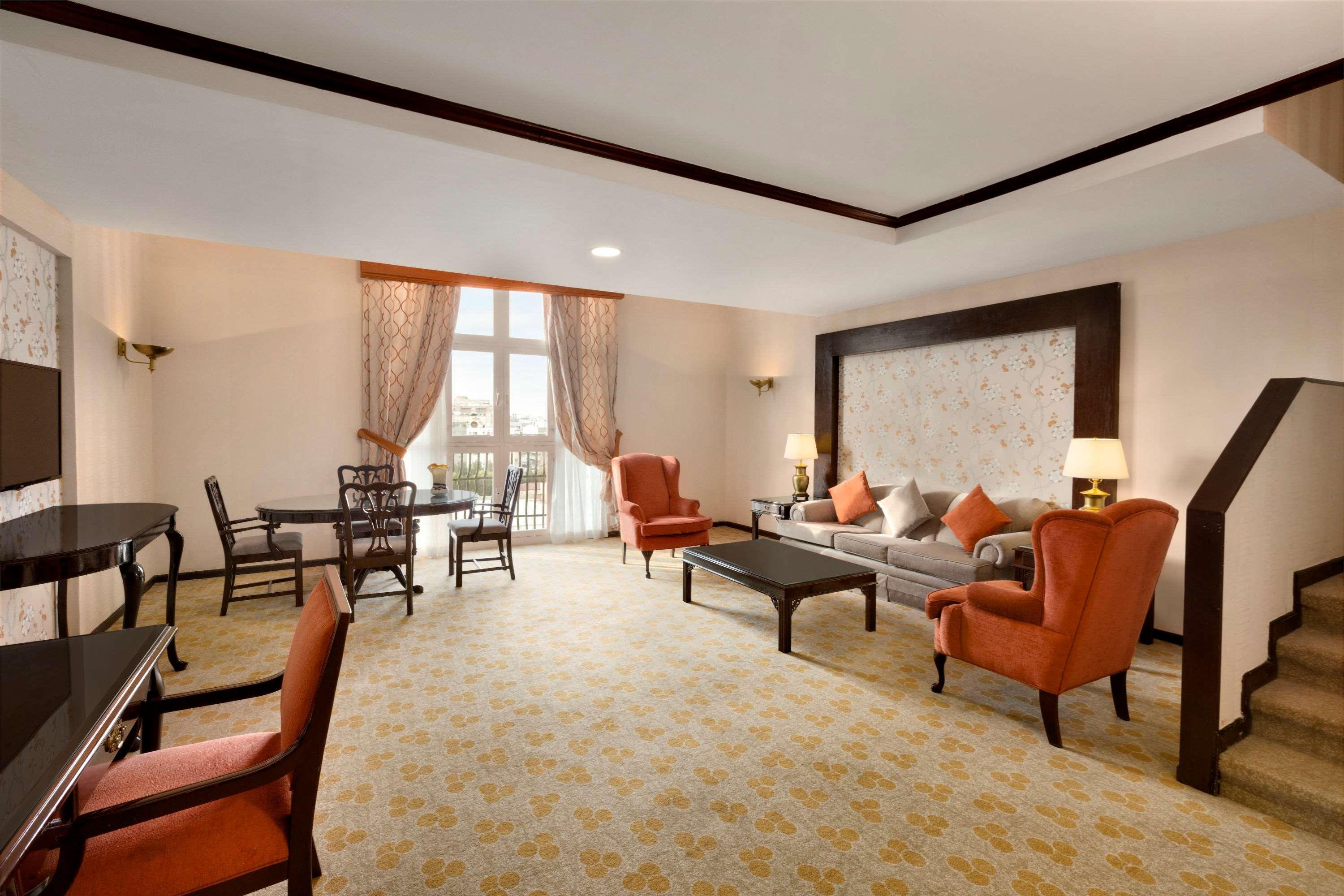 ฮอว์ทอร์น สวีท บาย วินด์แฮม อัลโคบาร์ Hotel อัลโคห์บาร์ ภายนอก รูปภาพ